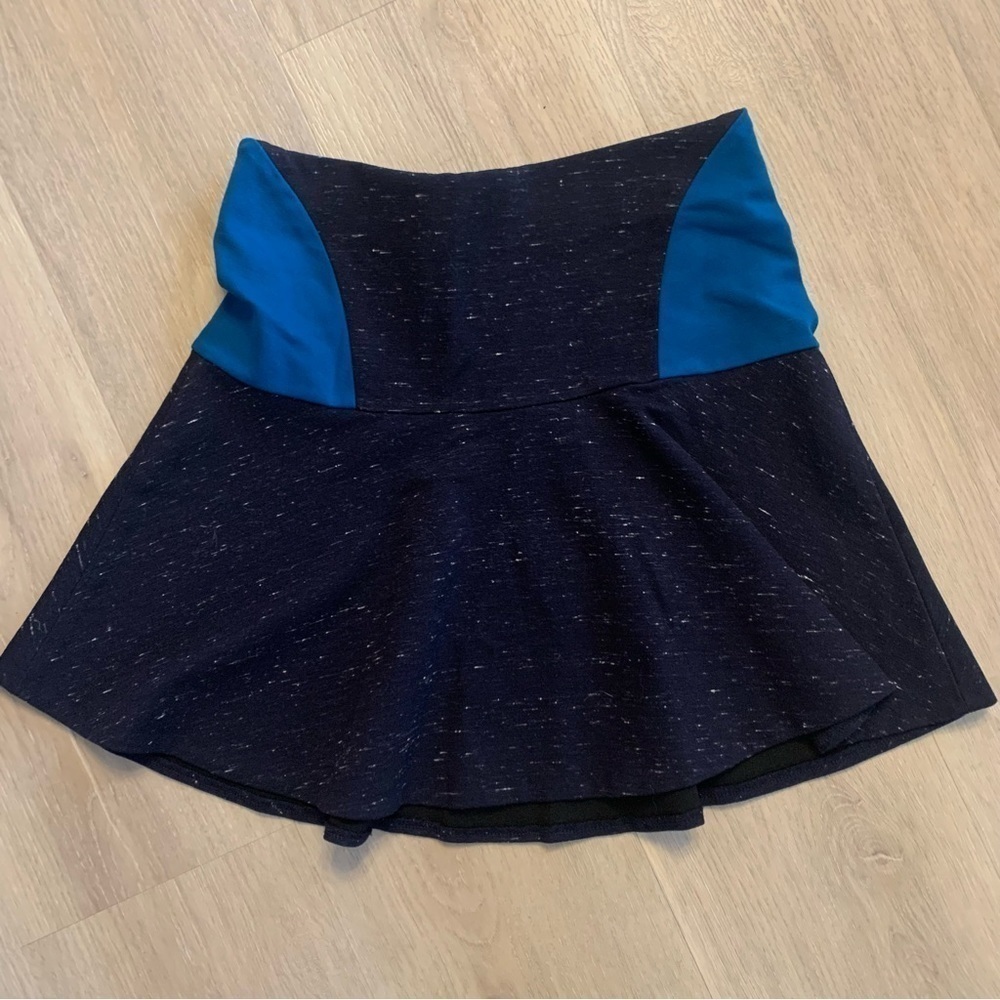 Wilfred Aritzia skater flare two-tone blue mini skirt